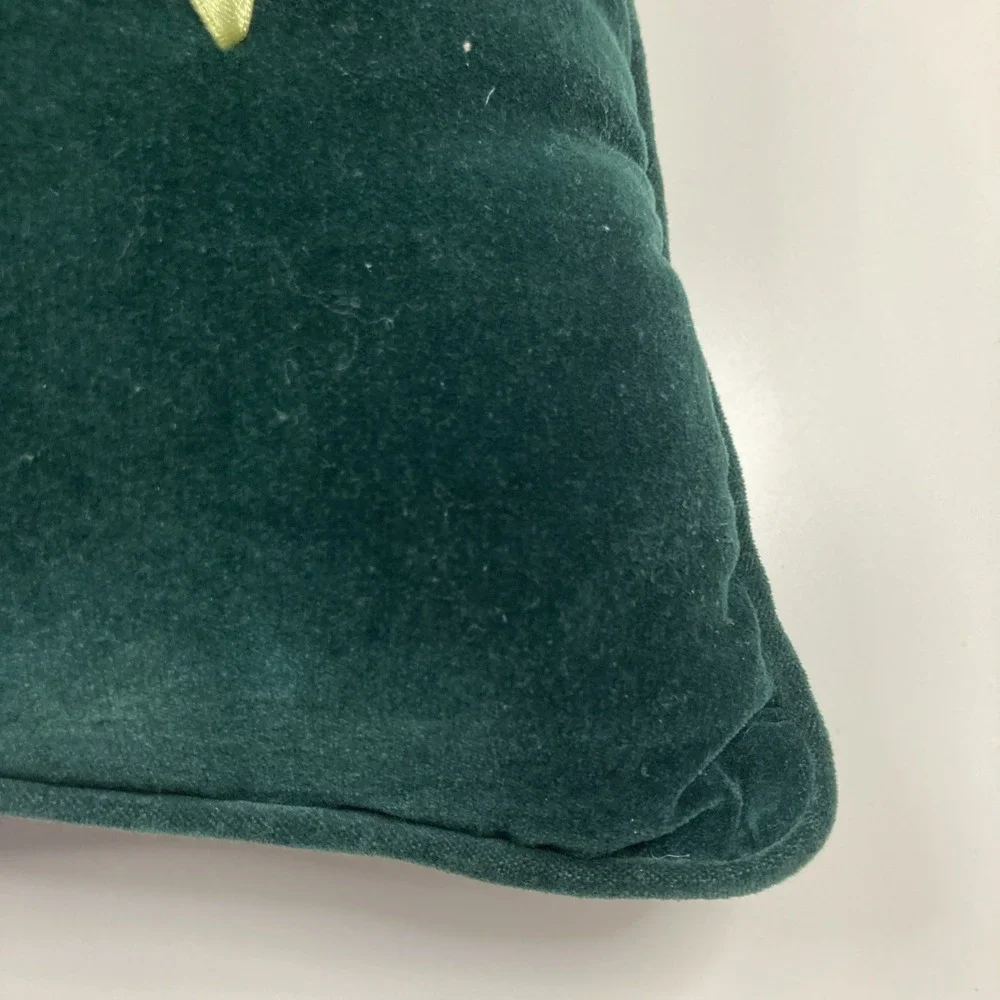 Vtg Velvet Green Embroidery & Ribbon Flowers‎ Christmas Wreath Pillow 15